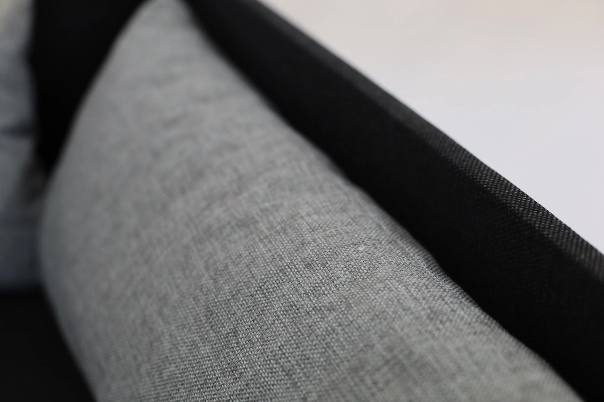 Tapczan łóżko jednoosobowe z pojemnikiem Hirek Eko 80x180 Czarne/Szare