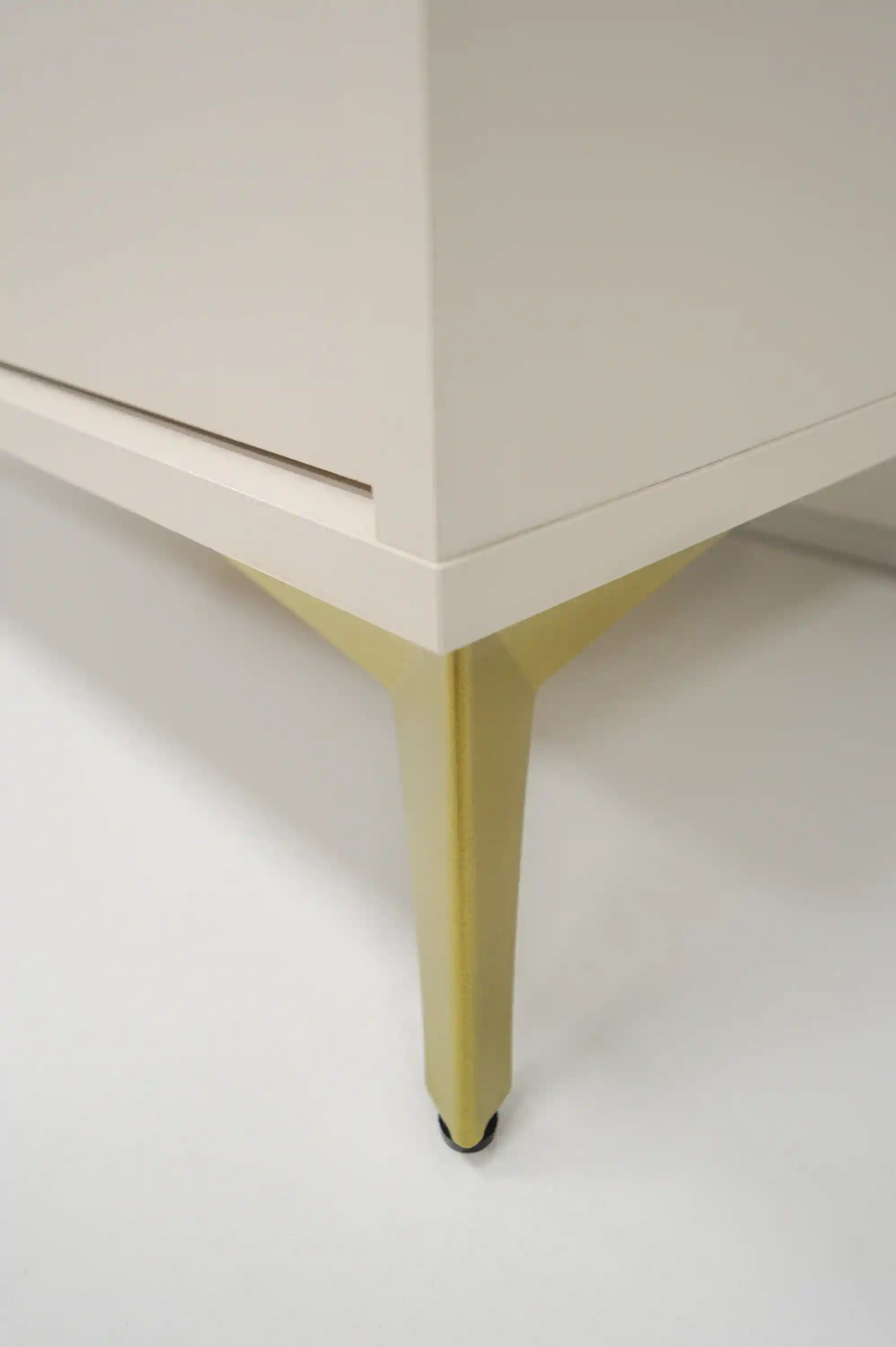 Witryna szklana do salonu Sakai 2F T101 Beżowy