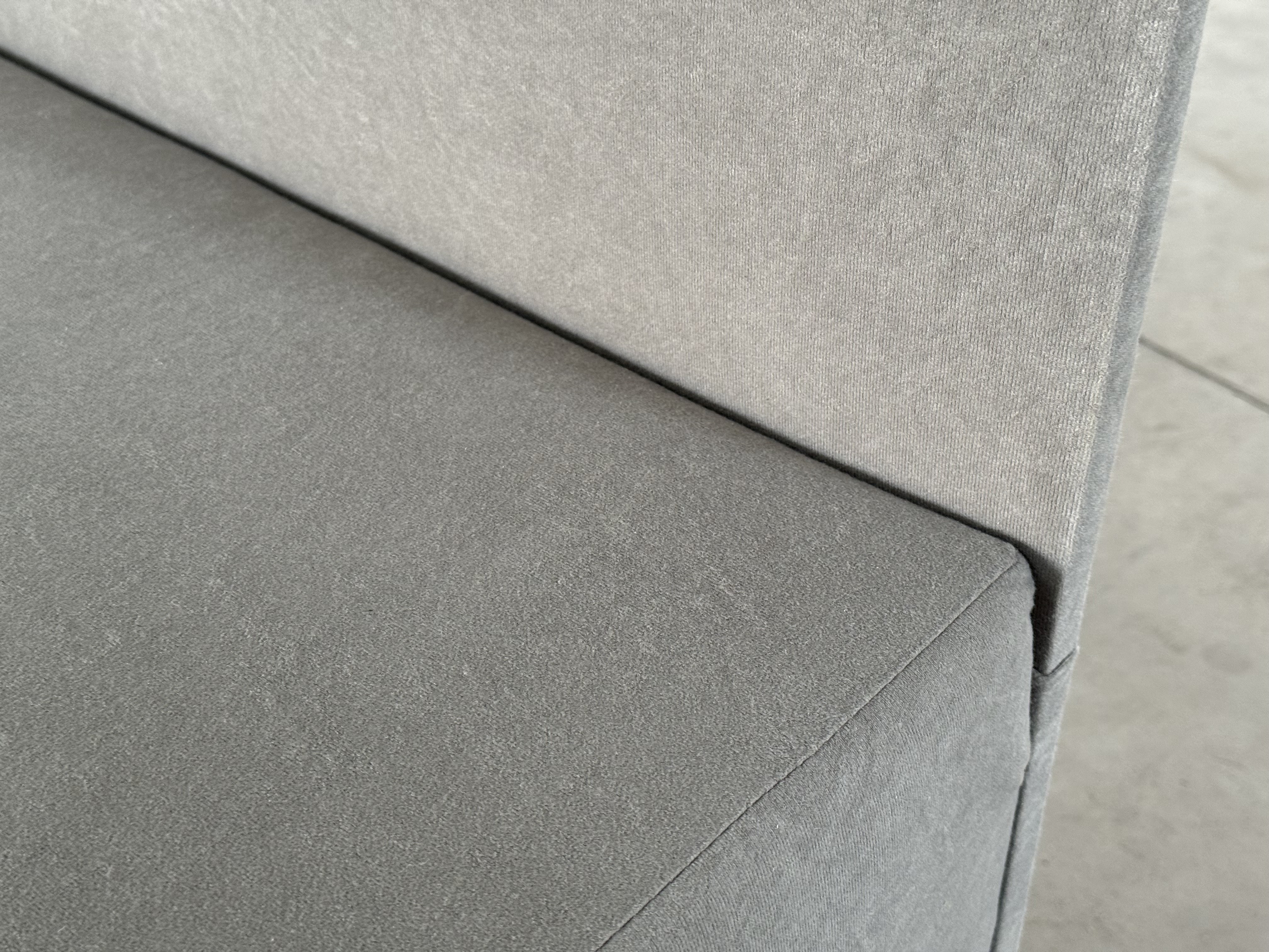 Tapczan jednoosobowy łóżko tapicerowane SENIVA 90x200 szare